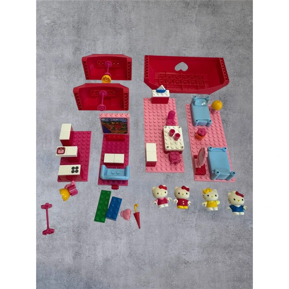 Mega Bloks Hello Kitty Big House Set 10822 Kids Pink Good Incomplete 4 Figures